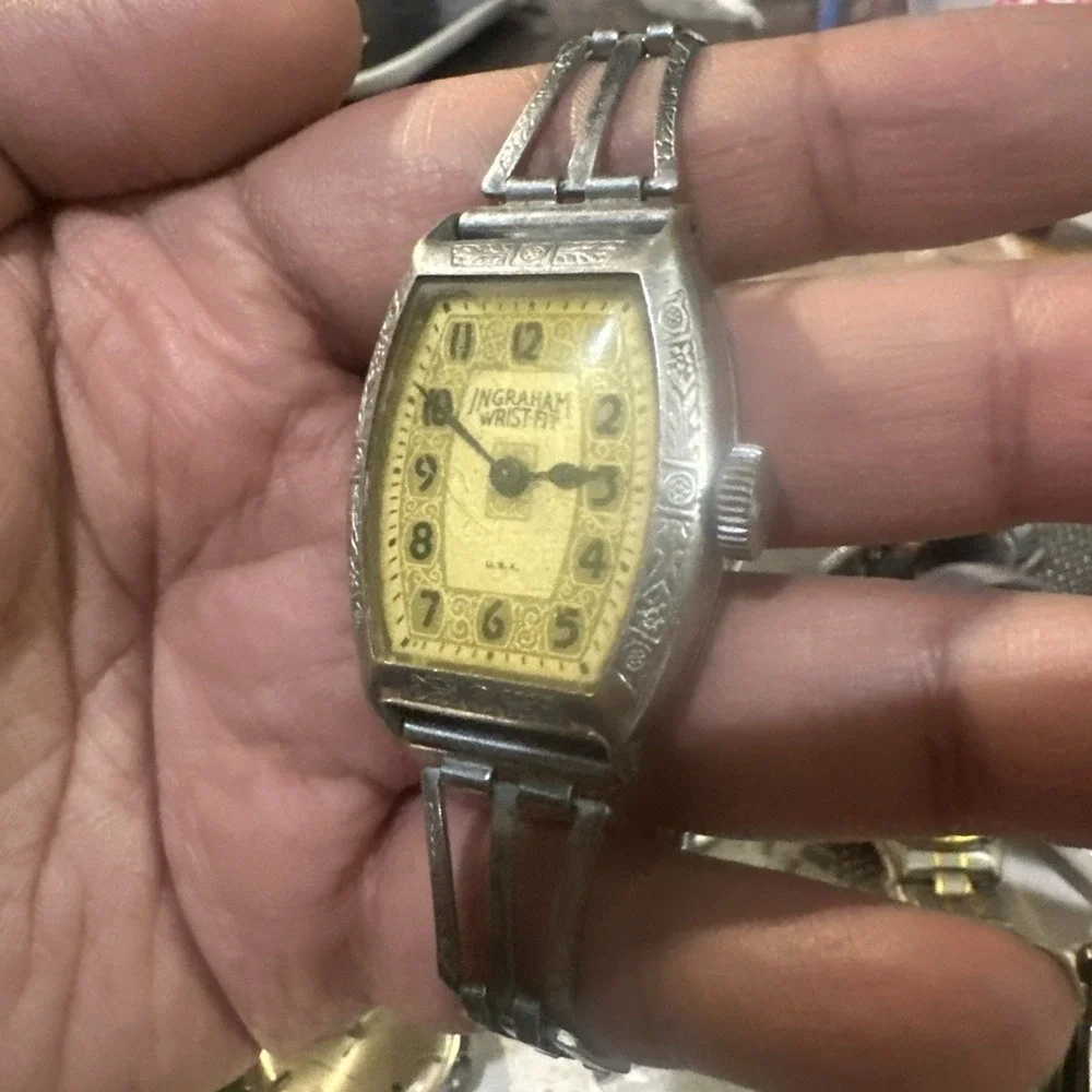Vintage Ingraham Mens Watch Wrist-Fit Manual Wind 29mm-it Works But Need Servcng